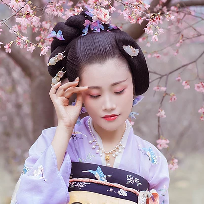 櫻花樹下粉色佳人女生頭像，唯美古風(fēng)真人頭像