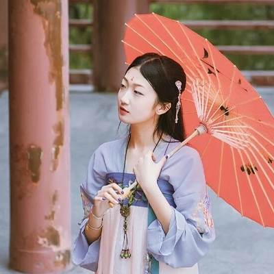 清新帶傘女生頭像，唯美古風真人頭像