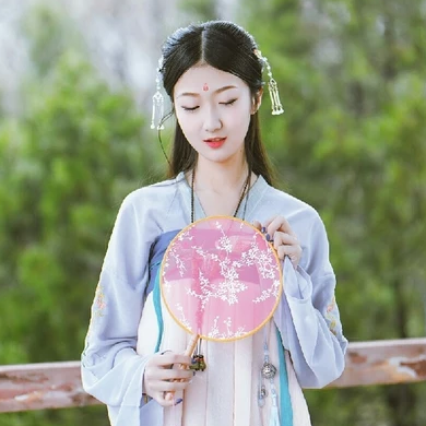 清新帶傘女生頭像，唯美古風真人頭像