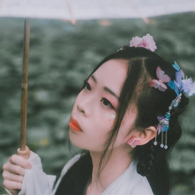 清新淡雅帶傘女生頭像，唯美古風真人頭像