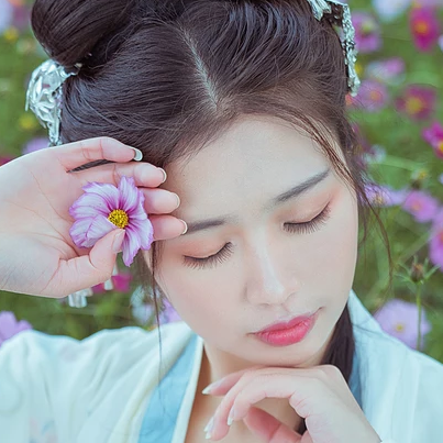 花開文藝女生頭像，唯美古風(fēng)真人頭像