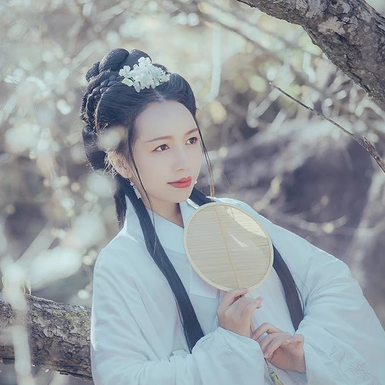 珠簾傘文藝女生頭像，唯美古風真人頭像