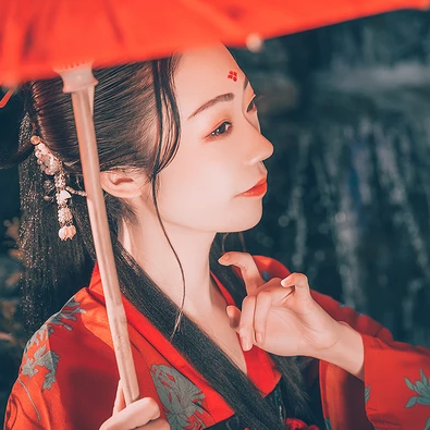 嬌艷紅衣帶傘生頭像，唯美古風真人頭像