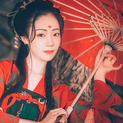嬌艷紅衣帶傘生頭像，唯美古風真人頭像