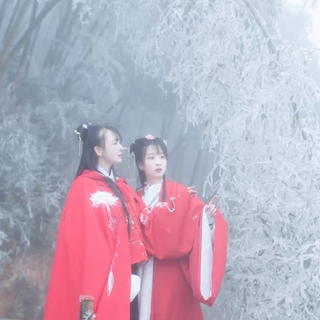 冰雪天地帶傘女生頭像，唯美古風真人頭像