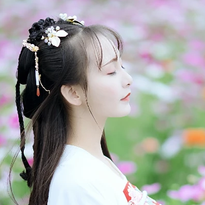小清新花朵帶團扇女生頭像，唯美古風真人頭像