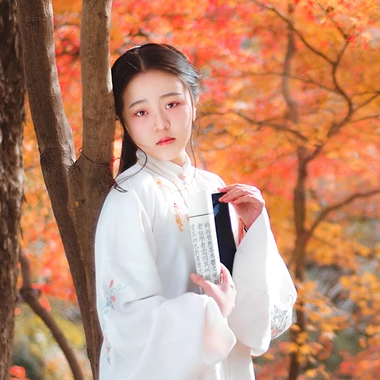 文藝看書女生頭像，唯美古風真人頭像