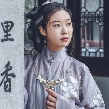 素雅灰色漢服女生頭像，唯美古風真人頭像