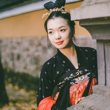 優雅時尚女生頭像，唯美古風真人頭像