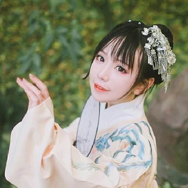 清新可愛(ài)帶團(tuán)扇女生頭像，唯美古風(fēng)真人頭像