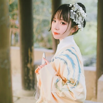 清新可愛(ài)帶團(tuán)扇女生頭像，唯美古風(fēng)真人頭像