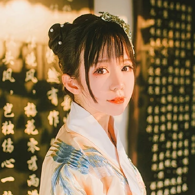 清新可愛(ài)帶團(tuán)扇女生頭像，唯美古風(fēng)真人頭像