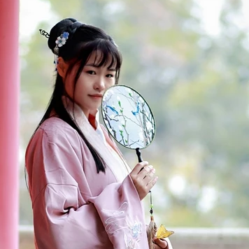 楓葉韻味女生頭像，唯美古風真人頭像