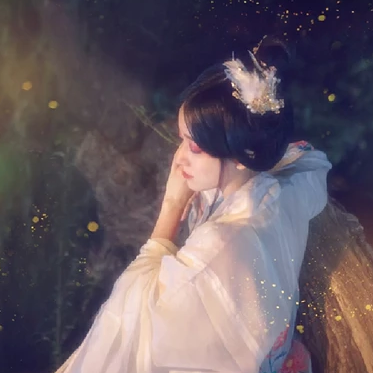 流螢白衣提燈少女頭像，唯美古風真人頭像
