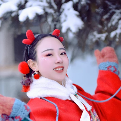 雪景俏皮可愛女生頭像，唯美古風真人頭像