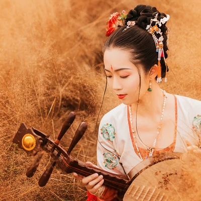 嬌艷文藝女生頭像，唯美古風真人頭像