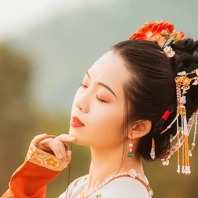 嬌艷文藝女生頭像，唯美古風真人頭像