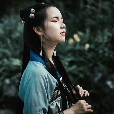 古典淡雅帶團扇頭像，唯美古風真人頭像