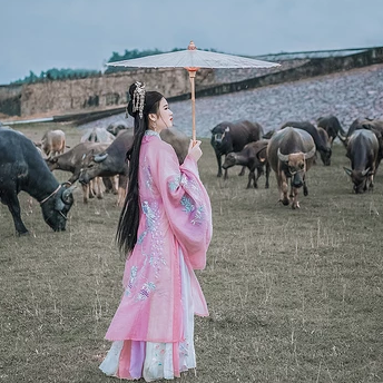 草原喝酒閨蜜頭像，唯美古風真人頭像