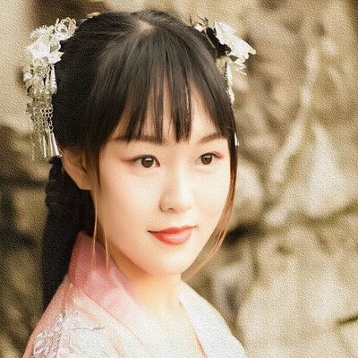 小清新粉衣帶團扇女生頭像，唯美古風真人頭像