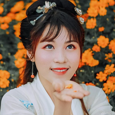 秋菊花香女生頭像，唯美古風真人頭像