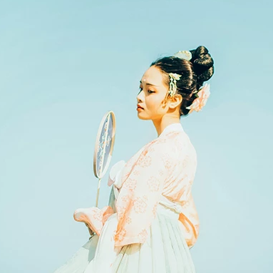 淡雅文藝帶團(tuán)扇女生頭像，唯美古風(fēng)真人頭像