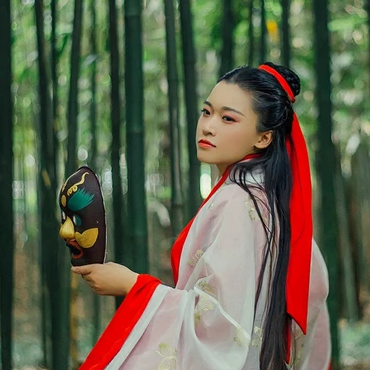 紅衣帶面具扇女生頭像，唯美古風真人頭像