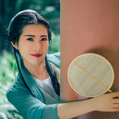 青青帶團扇女生頭像，唯美古風真人頭像