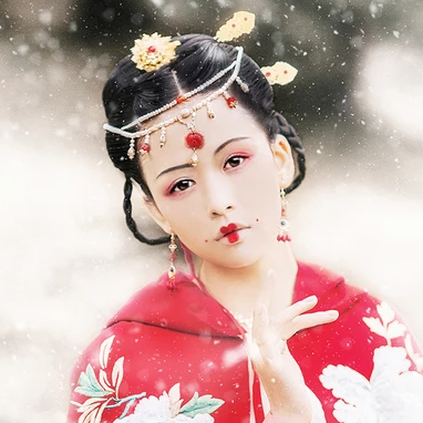 雪花飛舞紅衣女生頭像，唯美古風真人頭像