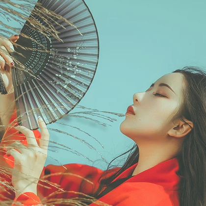 時(shí)尚漢服帶折扇女生頭像，唯美古風(fēng)真人頭像