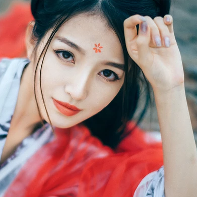 紅妝紗衣女生頭像，唯美古風真人頭像