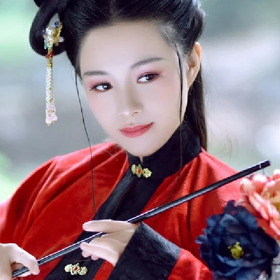 紅衣華服女生頭像，唯美古風真人頭像