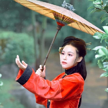 紅衣華服女生頭像，唯美古風真人頭像