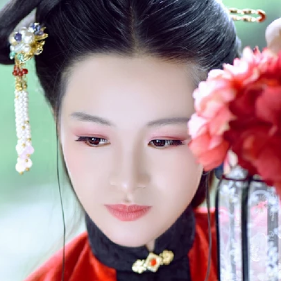 紅衣華服女生頭像，唯美古風真人頭像