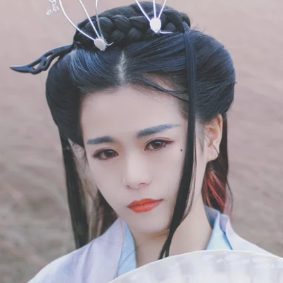 風中俠客女生頭像，唯美古風真人頭像