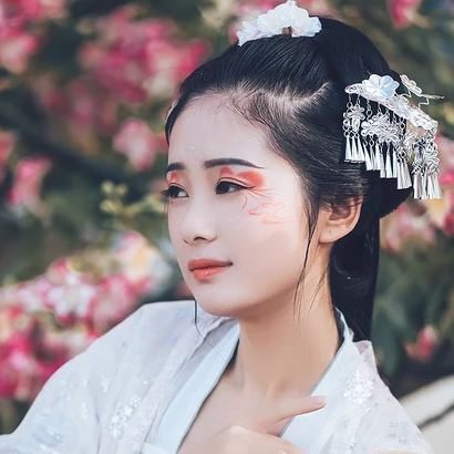 嬌艷粉色桃花女生頭像，唯美古風(fēng)真人頭像