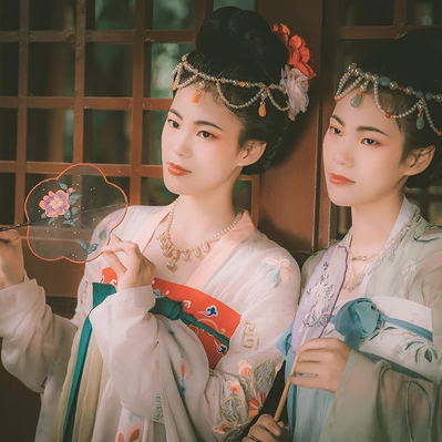 并蒂花閨蜜頭像，唯美古風真人頭像