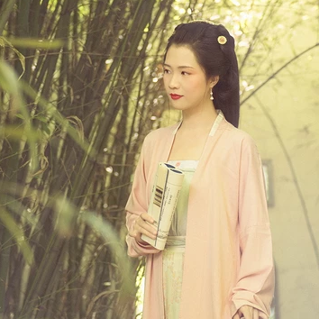 文藝清新帶團扇女生頭像，唯美古風真人頭像