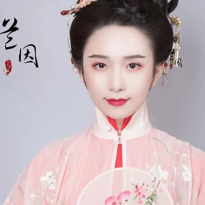 古典帶團扇女生頭像，唯美古風真人頭像