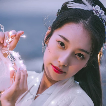 夜下星空女生頭像，唯美古風真人頭像