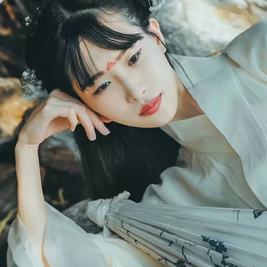 素衣帶傘和團扇女生頭像，唯美古風真人頭像
