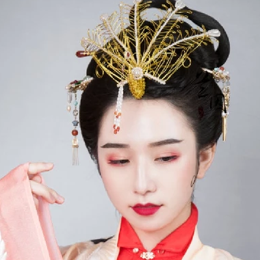 古典帶團扇女生頭像，唯美古風真人頭像