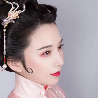 古典帶團扇女生頭像，唯美古風真人頭像