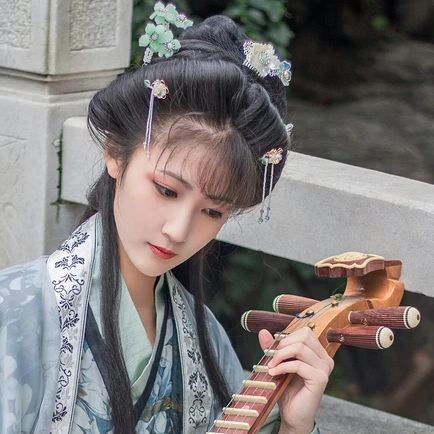 古典琵琶女子頭像，唯美古風真人頭像