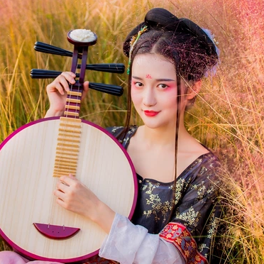 粉黛帶紅傘女生頭像，唯美古風(fēng)真人頭像