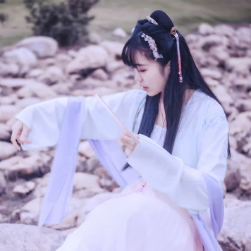清新帶團(tuán)扇女生頭像，唯美古風(fēng)真人頭像