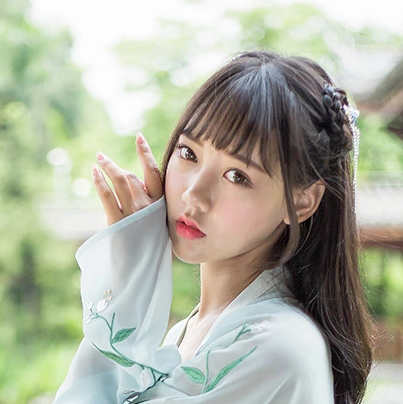 杜若花枝帶和團扇傘女生頭像，唯美古風頭像