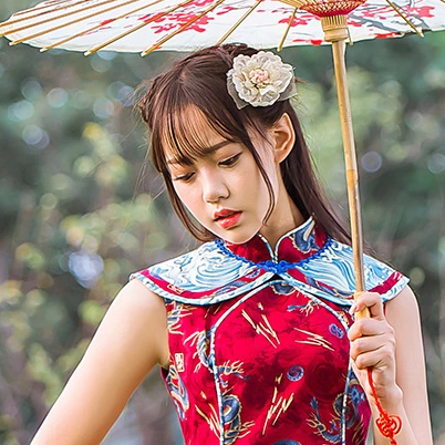 紅衣帶傘女生頭像，唯美古風真人頭像
