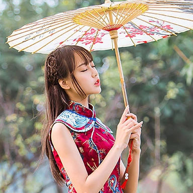 紅衣帶傘女生頭像，唯美古風真人頭像