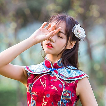 紅衣帶傘女生頭像，唯美古風真人頭像